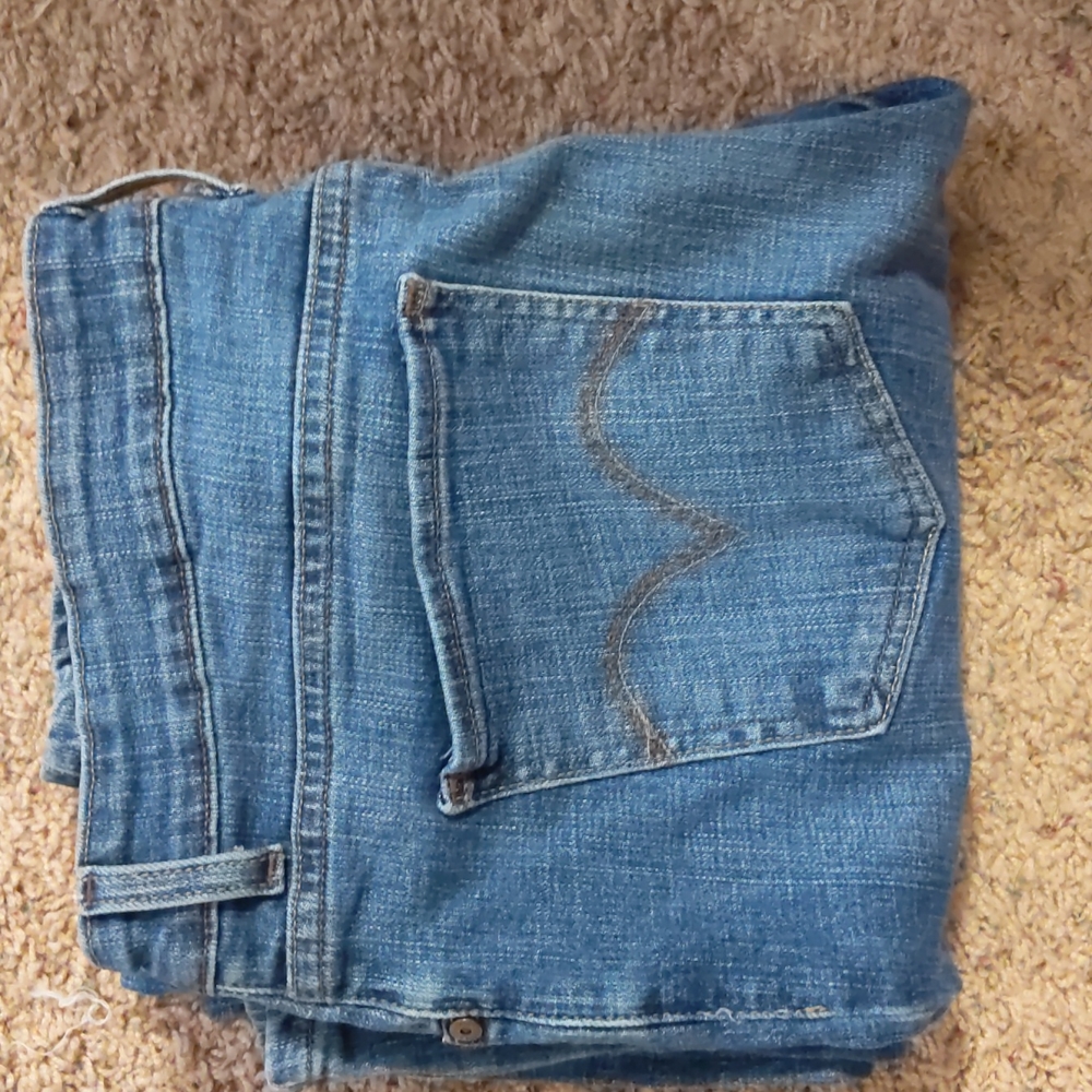 Mid-rise skinny jeans
